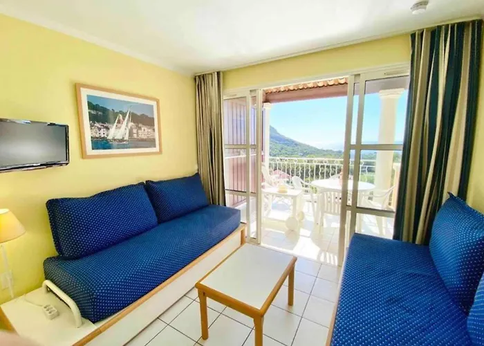 2p With Pool Near The Sea Appartamento